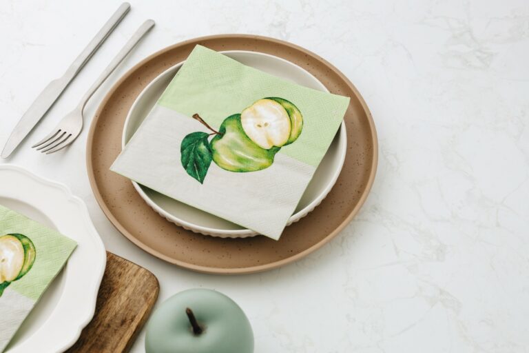 Manor Road Apple Luncheon Napkins