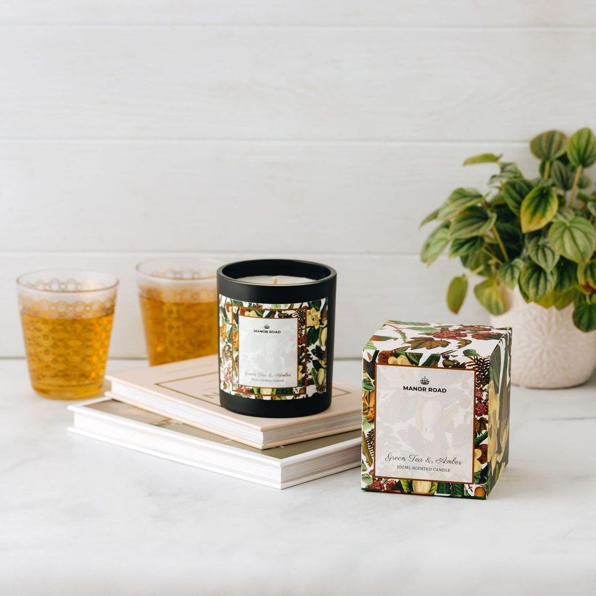 Manor Road Green Tea & Amber Candle