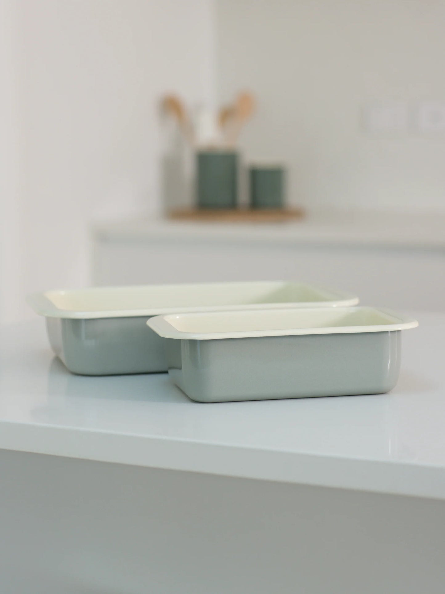 Citta Enamel Baking Tray Dark Grey/Cream Small
