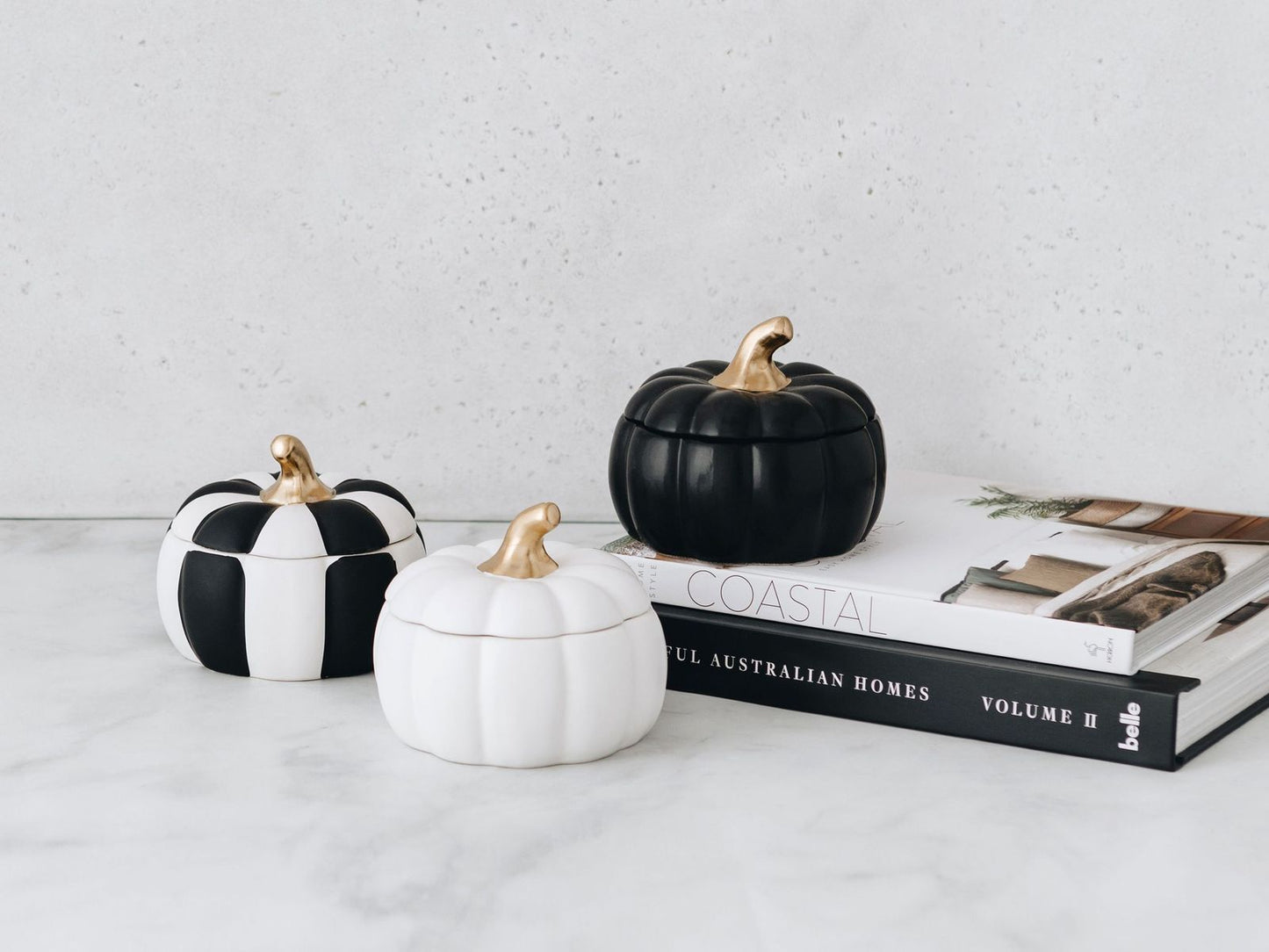 Manor Road Pompion Matte White Candle