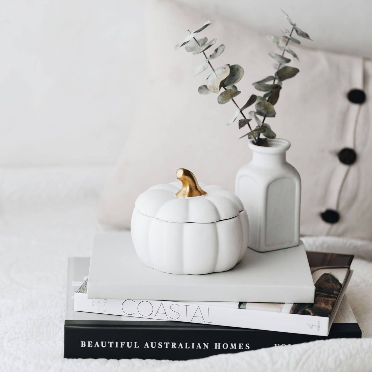 Manor Road Pompion Matte White Candle