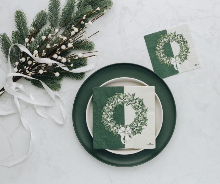 Manor Road White Berry Wreath Luncheon Napkins