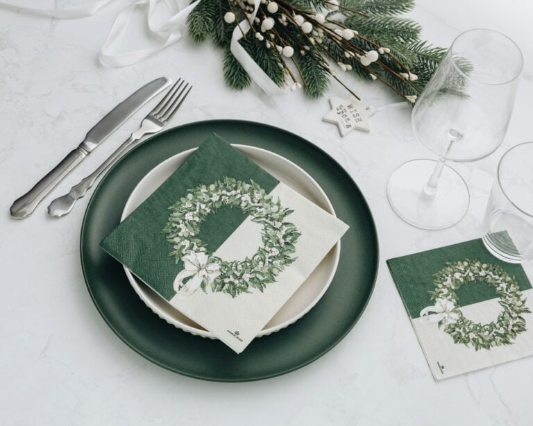 Manor Road White Berry Wreath Luncheon Napkins