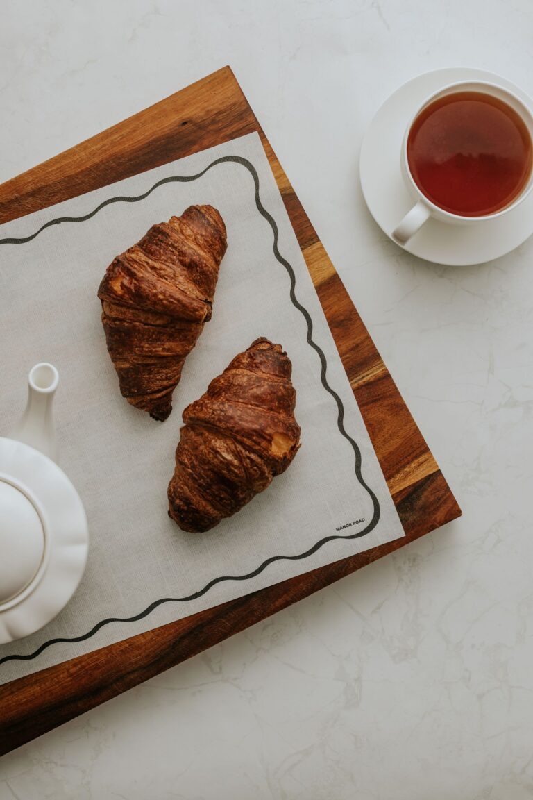 Manor Road Linen Scallop White & Black Greaseproof Paper